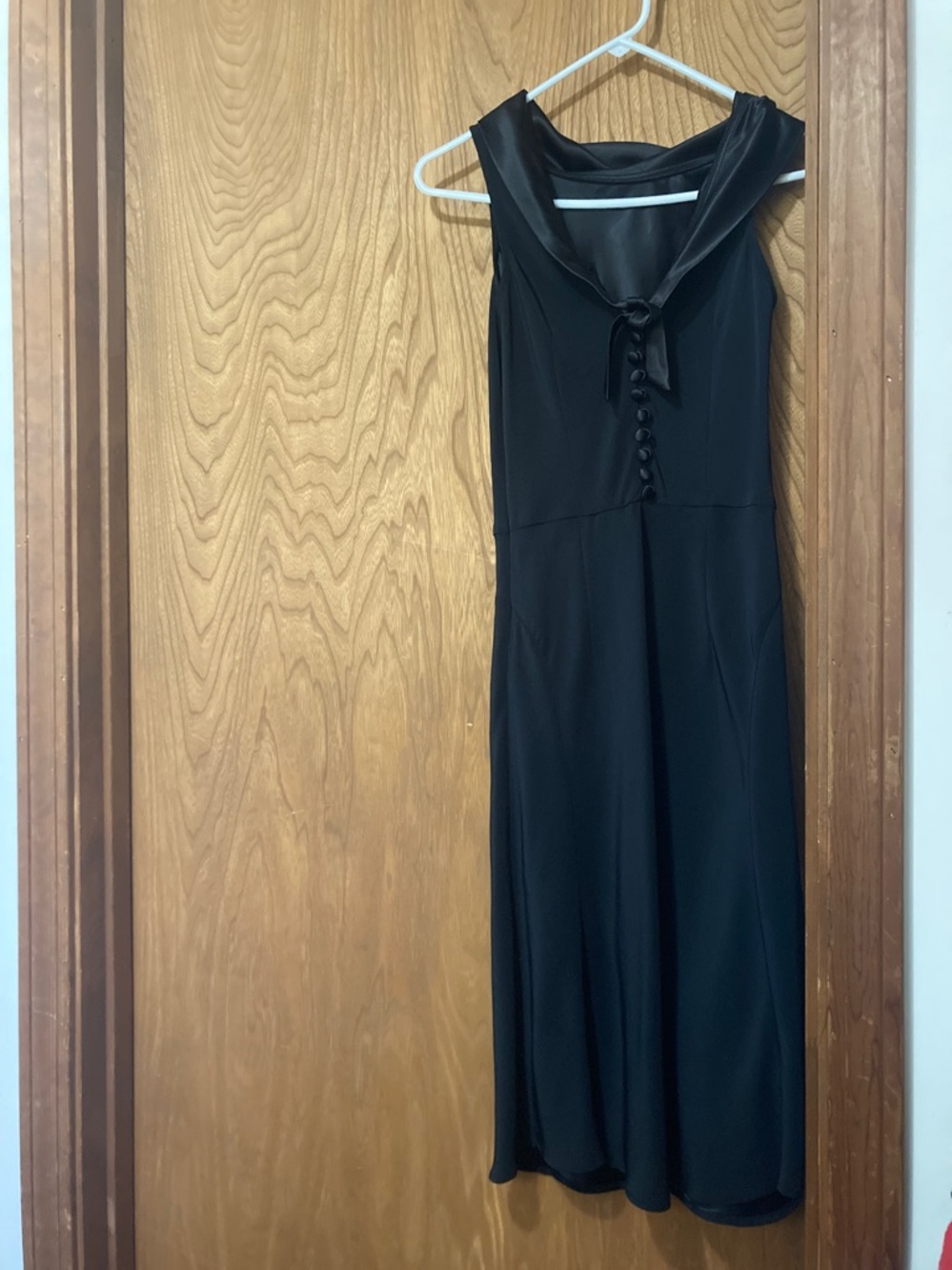 The limited beautiful classy black sleeveless dress size 4 EUC
